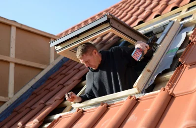 Pose de fenêtres de toit Velux à Lebucquière